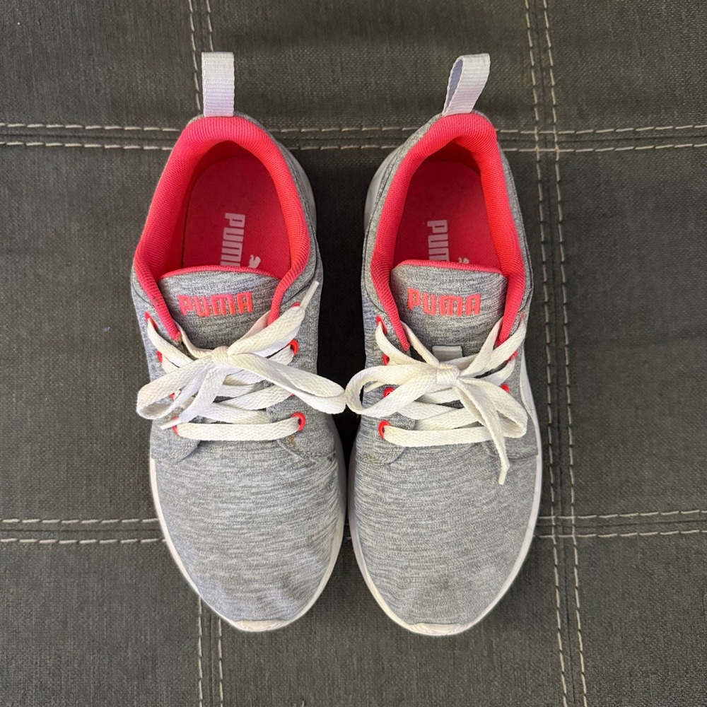 Puma Carson Runner Ripple, good condition in heathered gray & neon pink - Picture 2 of 7